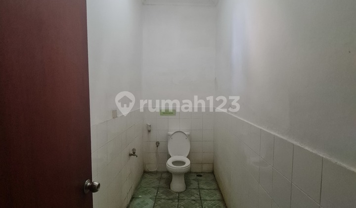 Rumah strategis luas dekat pasar kembang solo 18