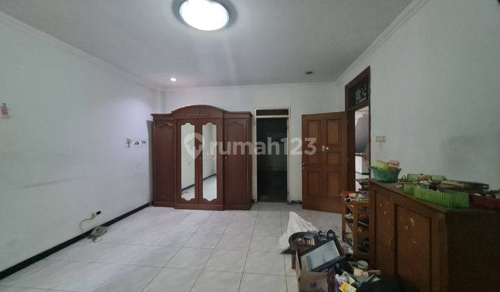 Ruko strategis pusat kota jalan dr.rajiman laweyan solo 10
