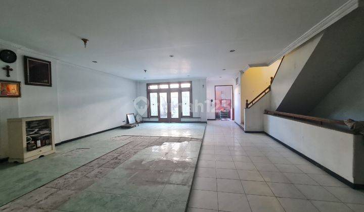 Ruko strategis pusat kota jalan dr.rajiman laweyan solo 11