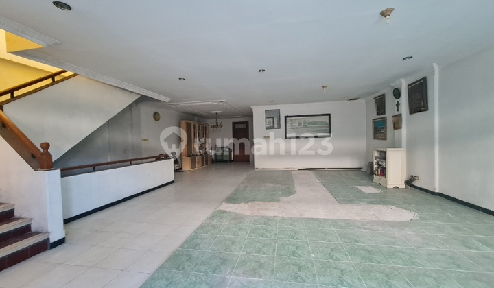 Ruko strategis pusat kota jalan dr.rajiman laweyan solo 13