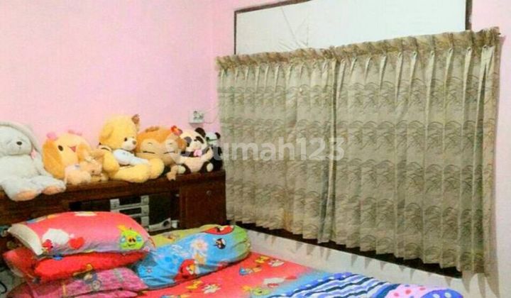 Ready-to-use house in the city center near Pasar Gede and Widuran in Solo.