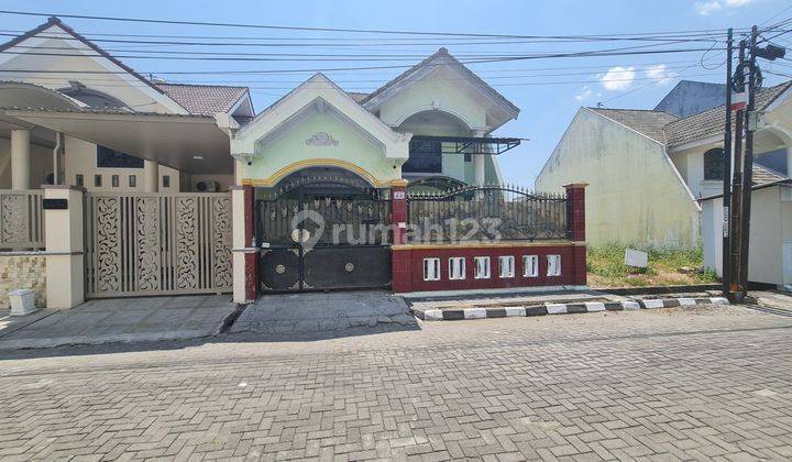 Rumah bagus siap pakai di perumahan elite solo baru 2