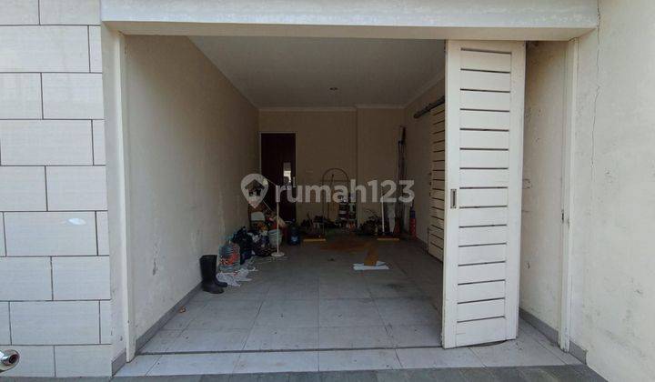 Rumah modern minimalis di Gentan Solo 2