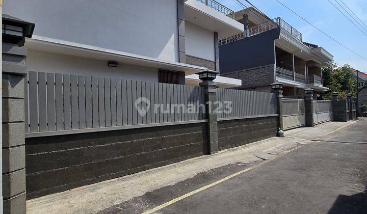 Rumah Mewah Minimalis Modern Di Sriwedari Laweyan Solo 2