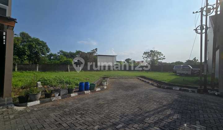 Corner Plot Land in Elite Solo Baru Housing