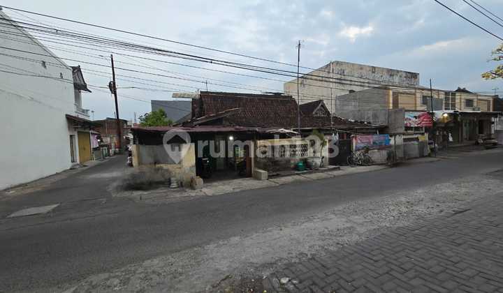 Rumah Hitung Tanah Dekat Jalan Slamet Riyadi Laweyan Solo Rumah Hitung Tanah Dekat Jalan Slamet Riyadi Laweyan Solo