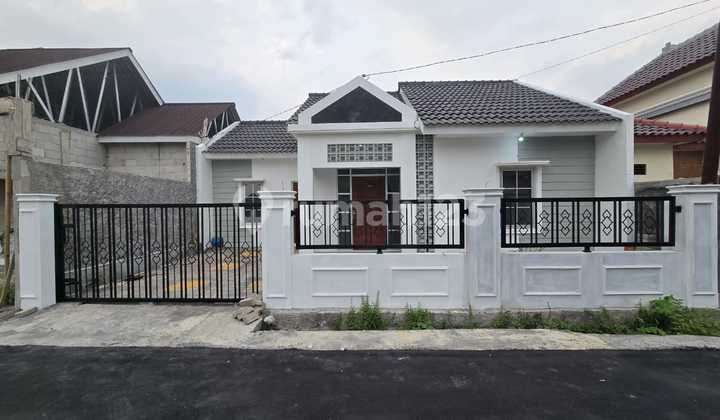 New Minimalist House Near UNS Solo Campus in Ngringo Palur Karanganyar