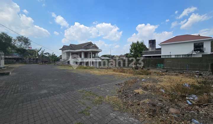 Tanah Super Strategis di Sebalah Pintu Masuk Uns Jebres Solo