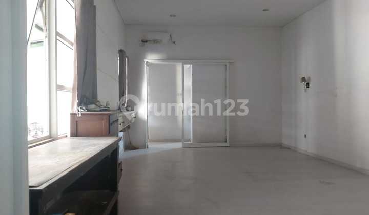 Rumah Strategis di Pinggir Jalan Surya Jagalan Solo 2