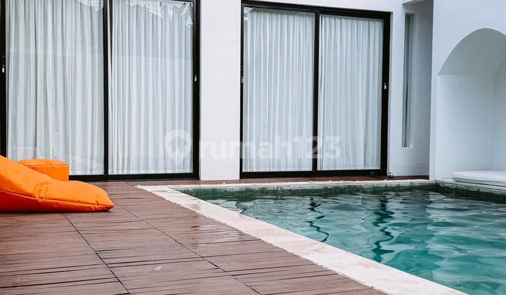 Vila Di Jalan Pantai Melasti