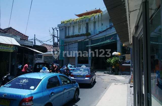 Ruko Di Seminyak, Kuta. Lokasi Sangat Strategis