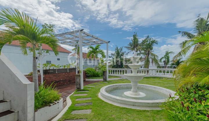 Villa Modern Gaya Amerika di Canggu