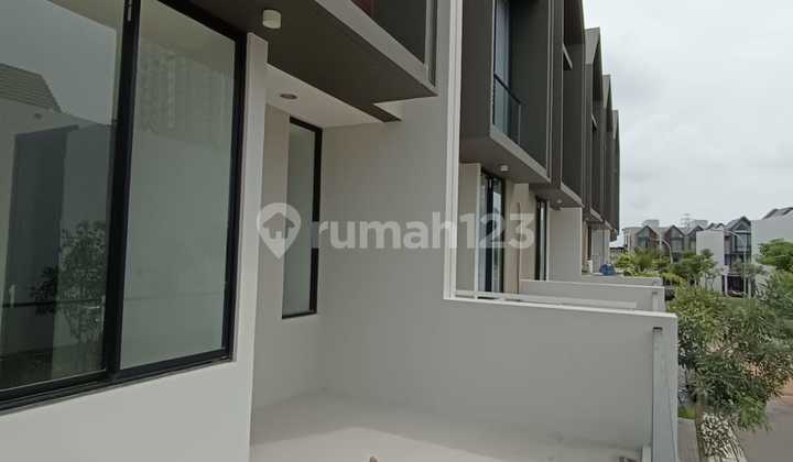 Sewa Rumah 3 Lantai Pik 2 Uk 5X15m Kosongan