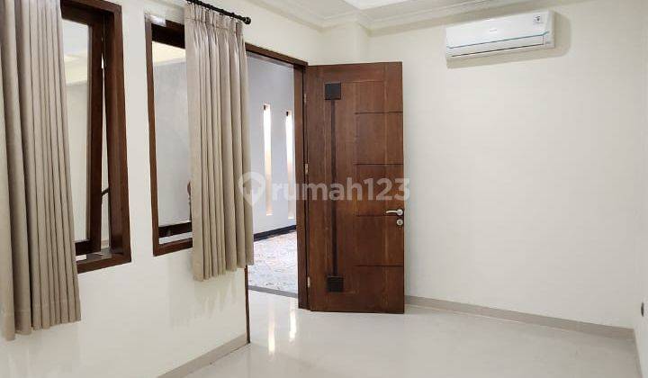 Rumah Walet Pik 3,5 Lantai Uk 8x24m Semifurnish 1