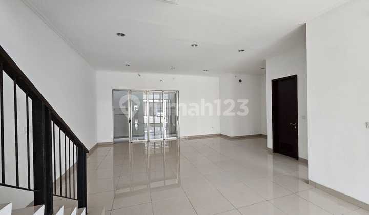 Rent a 2-story house in PIK 2, size 8x15m, unfurnished.