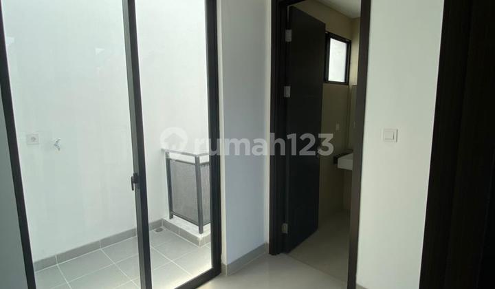 sewa rumah 3 lantai osaka residence PIK 2 uk 6x10m kosongan  2