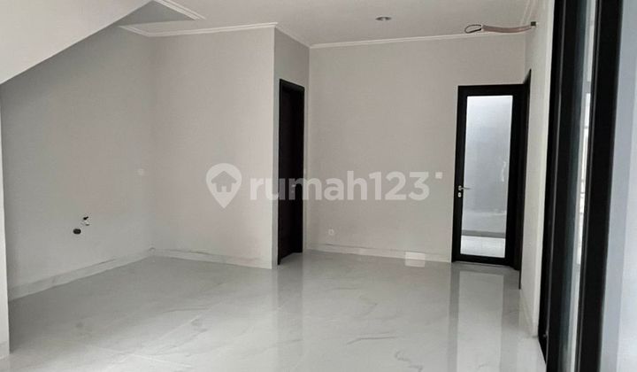 sewa rumah kuningan village PIK 2 uk 8x15m kosongan 