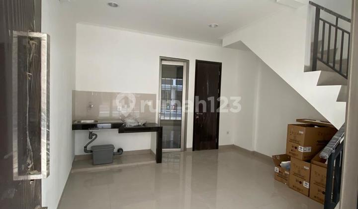 Rent a 3-story house in PIK 2, size 4.5x10m, with AC. 2