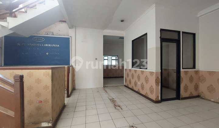 Ruang Usaha Siap Pakai Strategis di Pinggir Jl. Raya Siliwangi