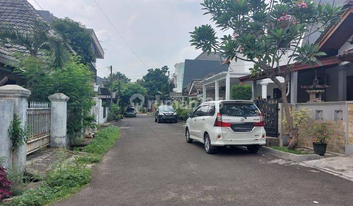 Rumah Besar Taman Luas Siap Huni Di  Raya Pekayon Bekasi Selatan 2