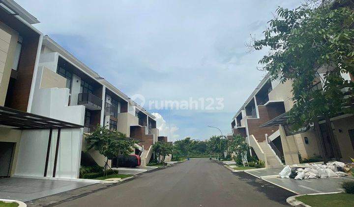 Rumah Mewah 3 Lantai Di Cluster Morizen Summarecon Bekasi 2