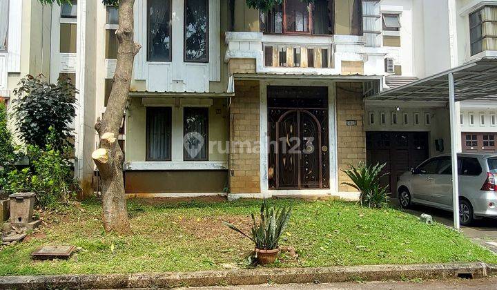 Rumah Besar Hadap Taman Di Grand Wisata Bekasi 1