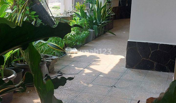 Rumah Luas Taman Besar di Kemang Pratama 1 Bekasi