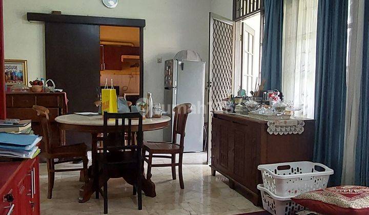 Rumah Luas Taman Besar di Kemang Pratama 1 Bekasi