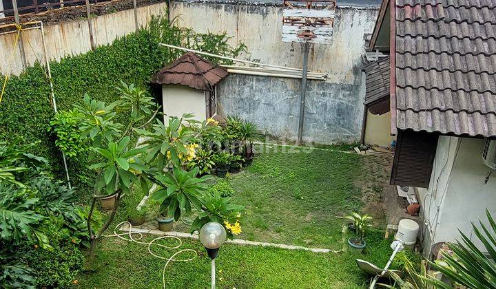 Rumah Luas Taman Besar di Kemang Pratama 1 Bekasi