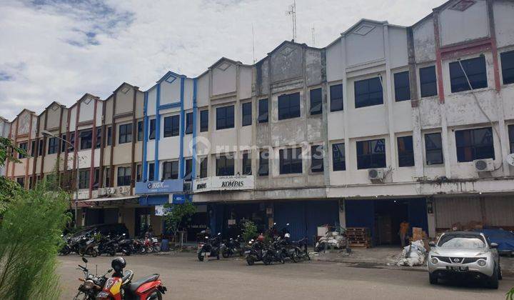 Ruko 3 Lantai Lokasi Ramai siap Huni Komplek Mall Transmart Cikokol Tangerang 2