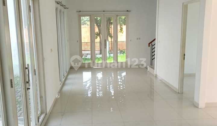 Rumah Hook Besar 2 Muka di Kemang Pratama Bekasi 2