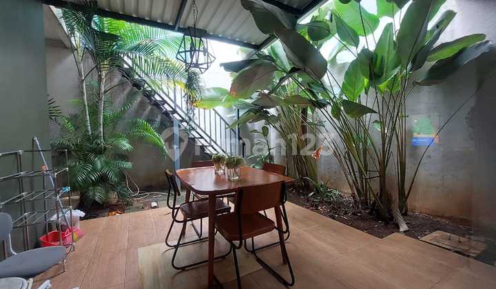 Rumah Bagus Semi Furnish Cakep 2 Lantai di Summarecon Bekasi 2