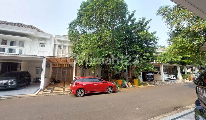 Rumah Besar Dekat Club House Di Summarecon Bekasi