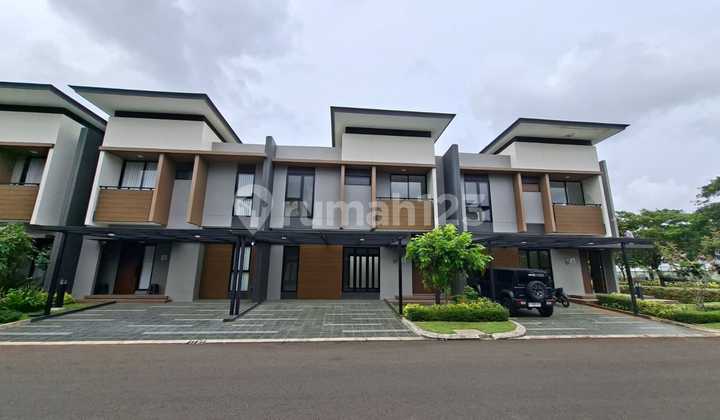 Nice House Near the Lake at Summarecon Bekasi