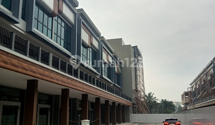 New Strategic Ruko at Crystal Boulevard in Summarecon Bekasi 1