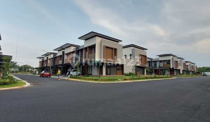 Rumah Elegan Hook Selangkah Ke Club House Di Summarecon Bekasi Rumah Elegan Hook Selangkah Ke Club House Di Summarecon Bekasi