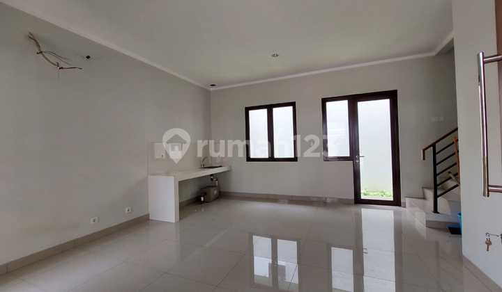 Rumah 2 Lantai Siap Huni Di Cluster Burgundy Summarecon Bekasi