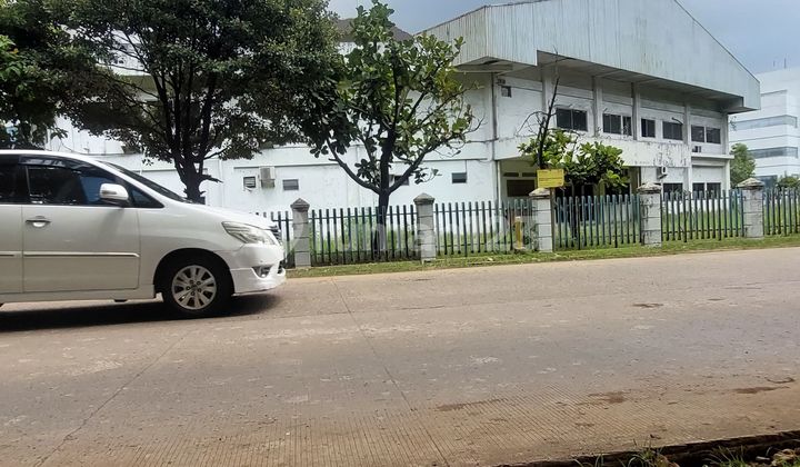 Strategic Large Warehouse in the Pulogadung Industrial Area, East Jakarta Strategic Large Warehouse in the Pulogadung Industrial Area, East Jakarta