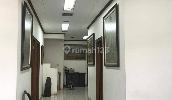 Kantor dengan lokasi strategis di tengah kota 2