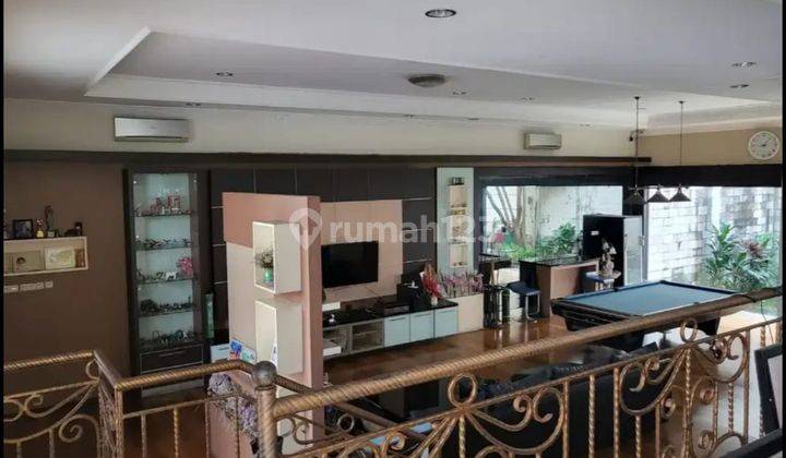 Rumah cantik model modern lokasi bagus dan strategis 1