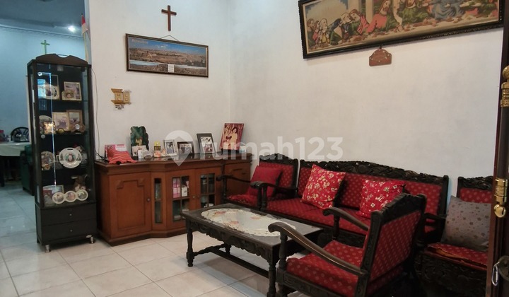 Rumah Cantik Dijual Murah Lokasi Bagus Dan Strategis  2