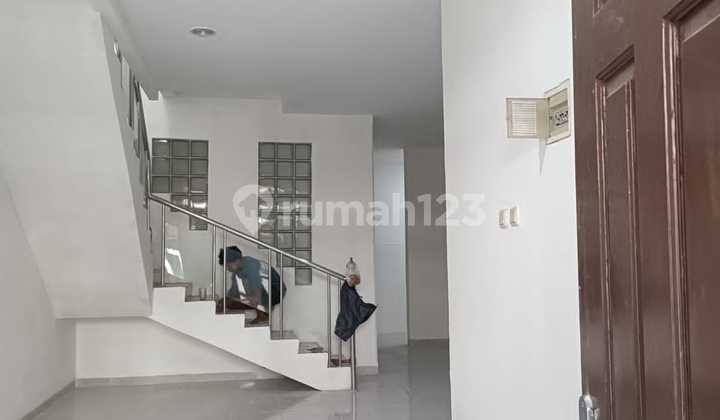 Rumah Cantik Siap Pakai Harga Murah Lokasi Strategis