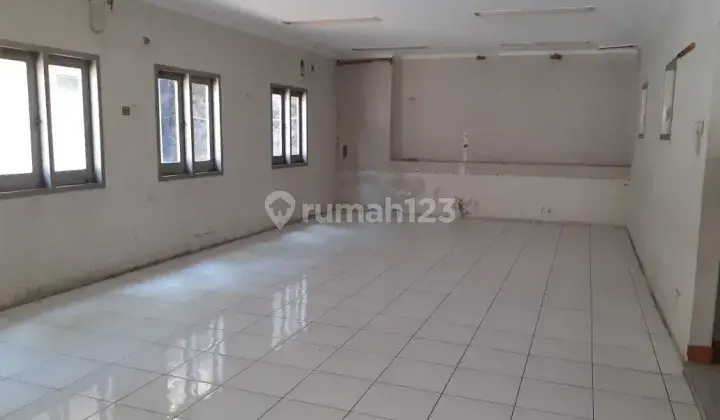 Disewakam kantor gudang pinggir jalan raya Pamularsih Semarang  4