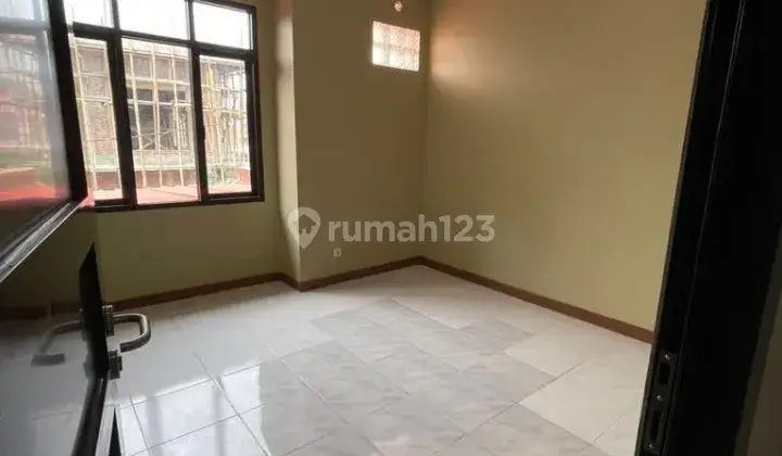 Disewakan Rumah 2 lantai siap huni di Graha Mutiara Rawalumbu, Bekasi 8