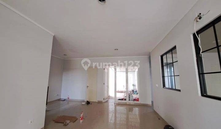 Disewakan Rumah 5kt  di Summarecon Bekasi Cluster Lotus 2