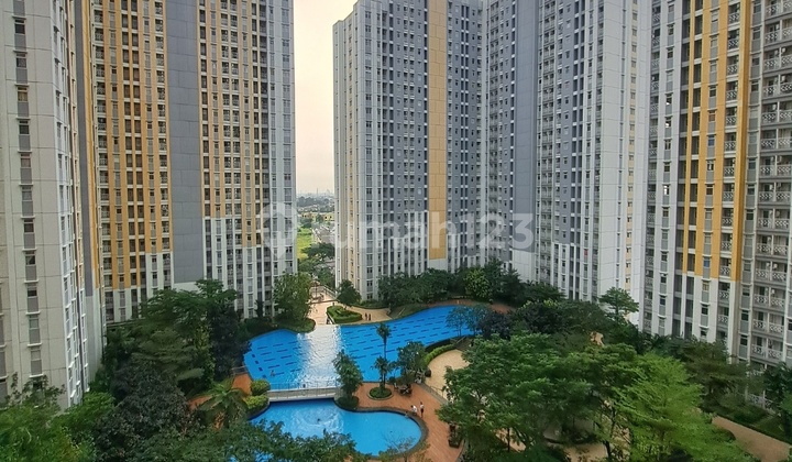 For Rent Studio Apartment with Pool at The Springlake Summarecon Bekasi