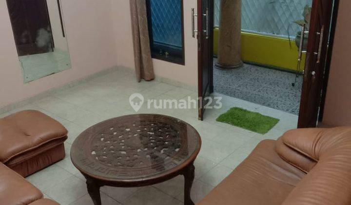 Rumah Bagus Rapi Siap Pakai Strategis Furnished di Jakarta Timur 2