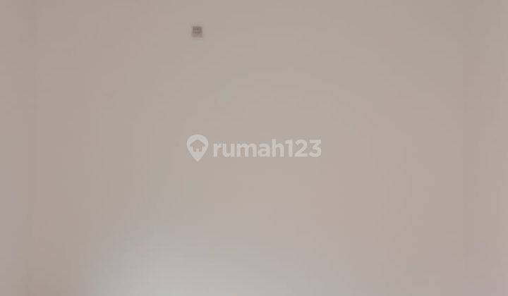 Rumah Bagus 2 Lantai Rapi di Cluster Favorite 2