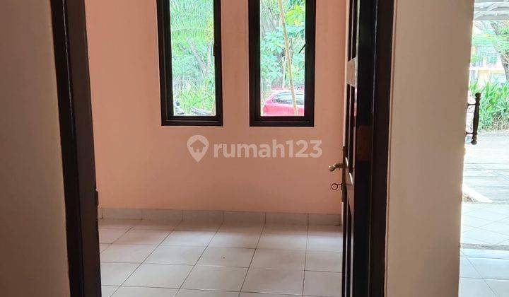 Rumah Murah Bagus 2 Lantai Rapi Siap Huni di Legenda Wisata 1