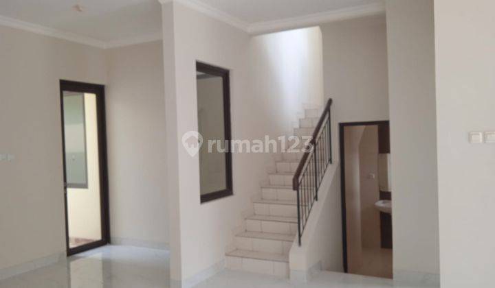 Rumah Bagus 2 Lantai Cozy Siap Huni Baja Ringan 2